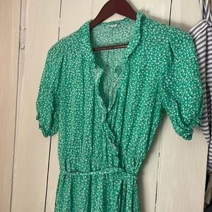 Old Navy Flower print wrap dress